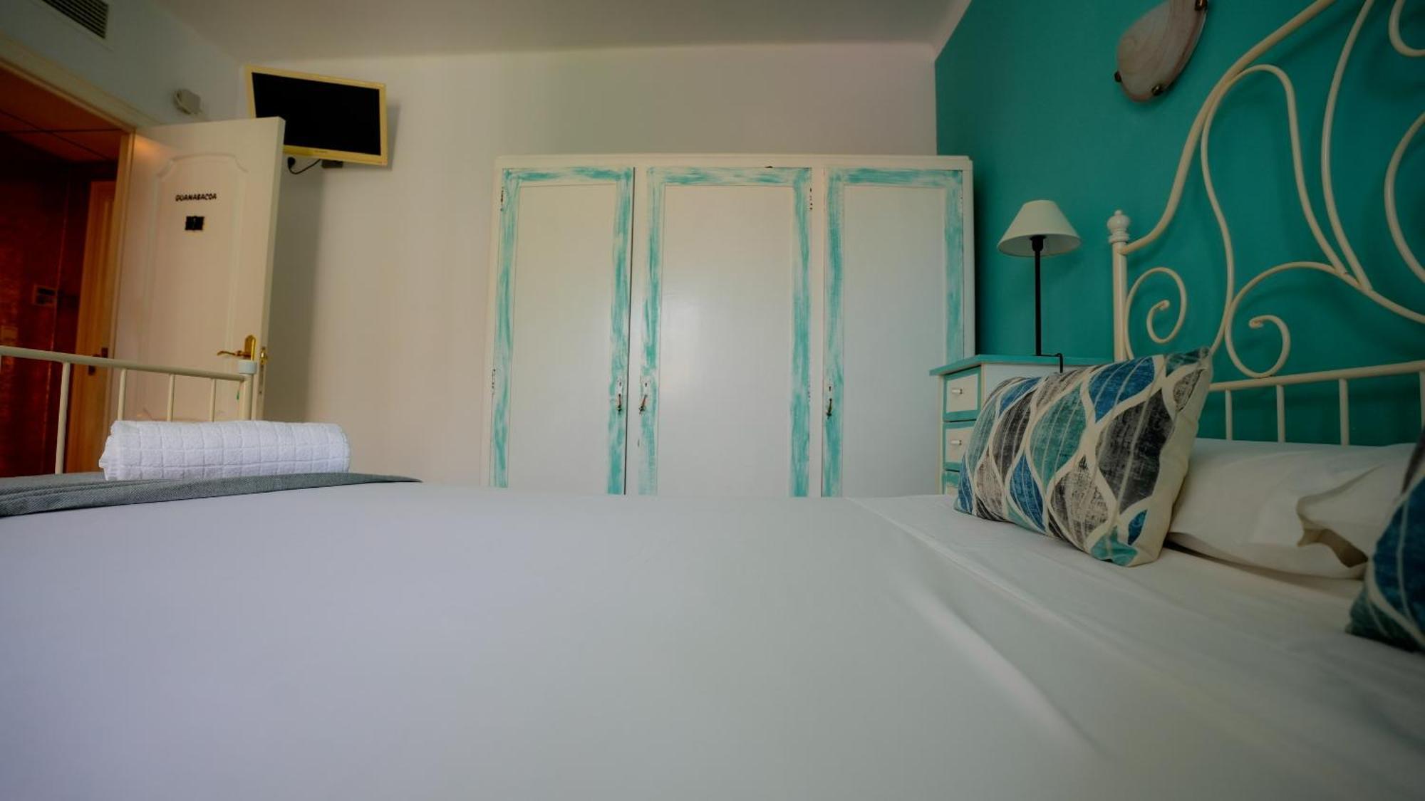 La Casa De Mima Bed & Breakfast Cubelles Ruang foto