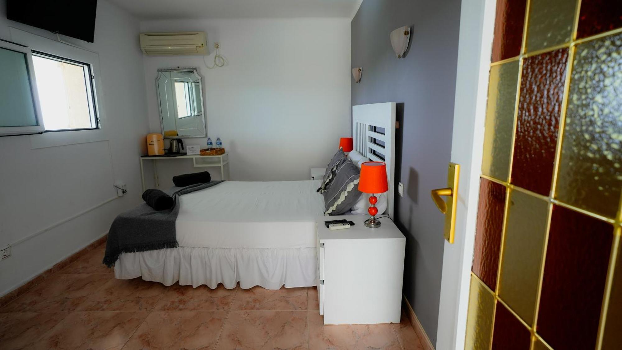La Casa De Mima Bed & Breakfast Cubelles Ruang foto