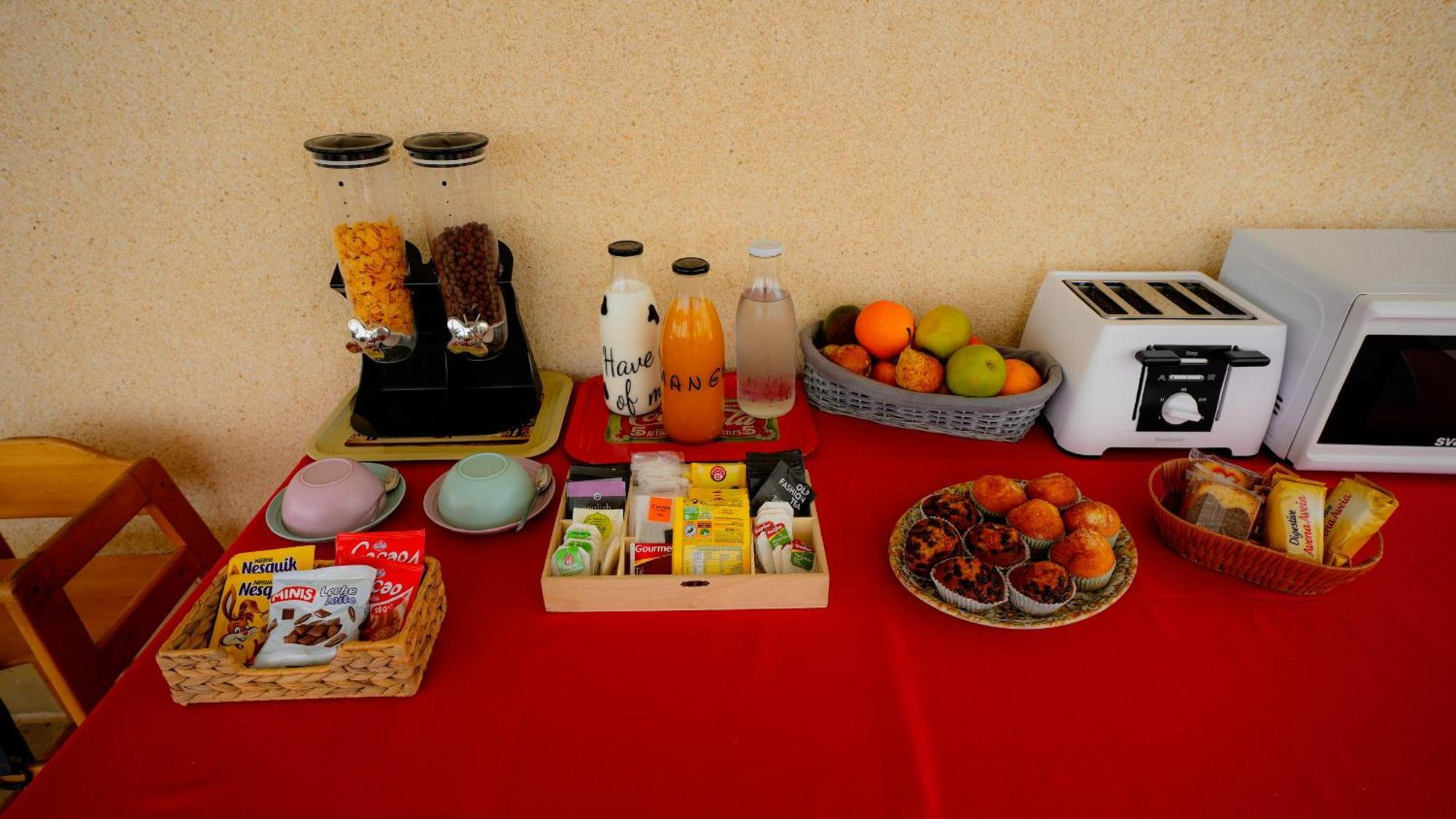 La Casa De Mima Bed & Breakfast Cubelles Bagian luar foto